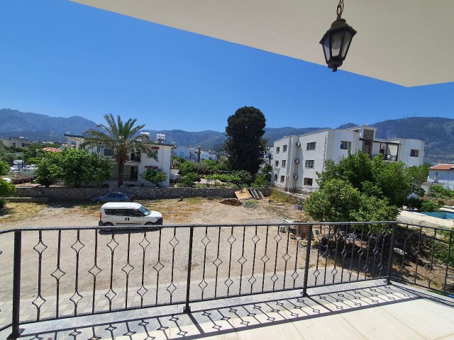 Kyrenia, Alsancak / geräumiges Wohnzimmer, Geräumige Küche| großer Balkon / Angebot Preis / 3 + 1 neue Wohnung ** 