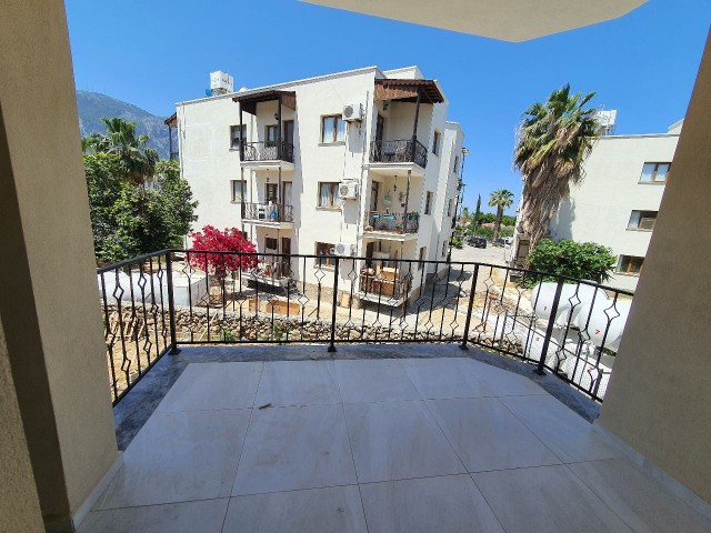 Kyrenia, Alsancak / geräumiges Wohnzimmer, Geräumige Küche| großer Balkon / Angebot Preis / 3 + 1 neue Wohnung ** 