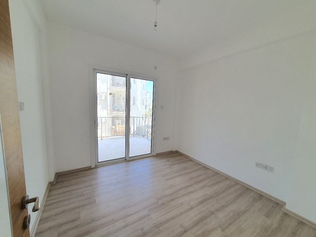 Kyrenia, Alsancak / geräumiges Wohnzimmer, Geräumige Küche| großer Balkon / Angebot Preis / 3 + 1 neue Wohnung ** 