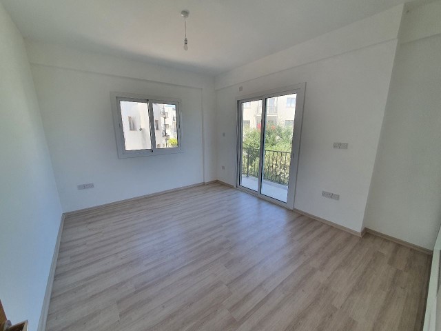 Kyrenia, Alsancak / geräumiges Wohnzimmer, Geräumige Küche| großer Balkon / Angebot Preis / 3 + 1 neue Wohnung ** 