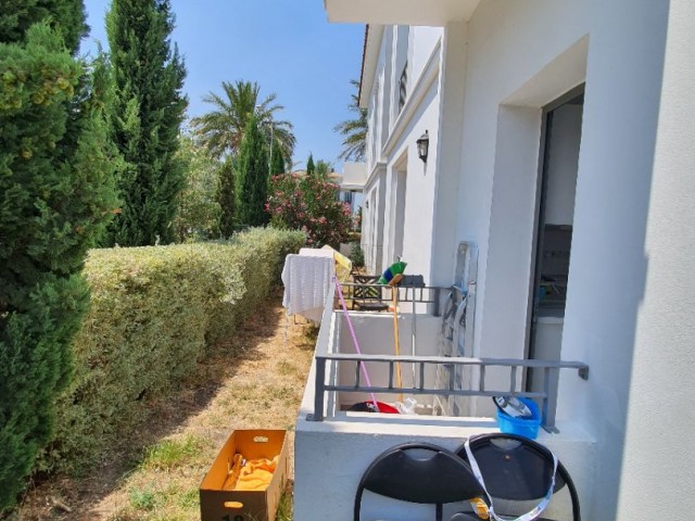 Kyrenia Alsancak / Grundstück Mit Gemeinschaftspool / Wohnung Im Erdgeschoss Mit Garten ** 