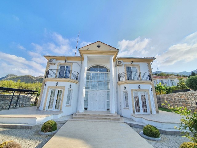 Girne Bellapais; Bahçeli, Eşyalı, Havuzlu Villa