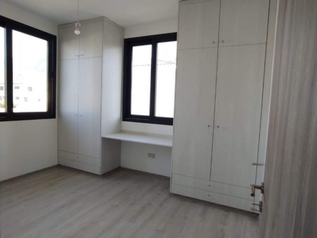 Girne Alsancak | Bakımlı Geniş Bahçe| Satılık 4+1 Havuzlu Lüks Villa