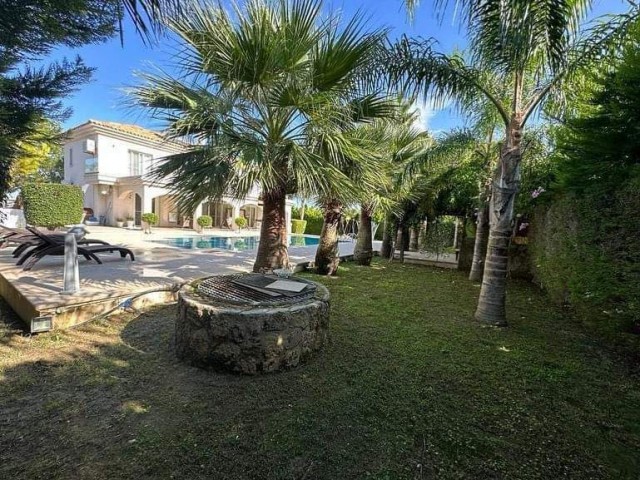 Girne Alsancak; FULL ESYALI,  4+1 Lux Villa