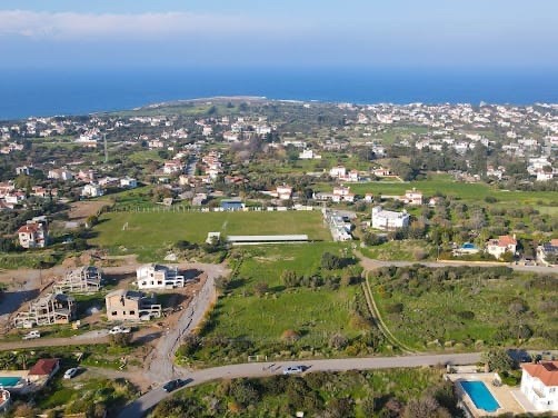 Kyrenia Karsiyaka; 4 Acres Land mit Villenprojekt mit herrlichem Blick