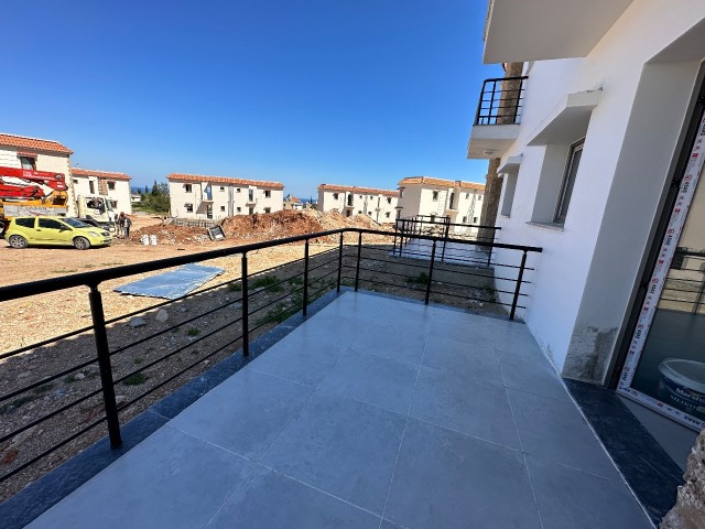 Girne Çatalköy İlkokulu Civarı, Ortak Havuzlu Sitede, Haziran Teslim İkiz Villa.