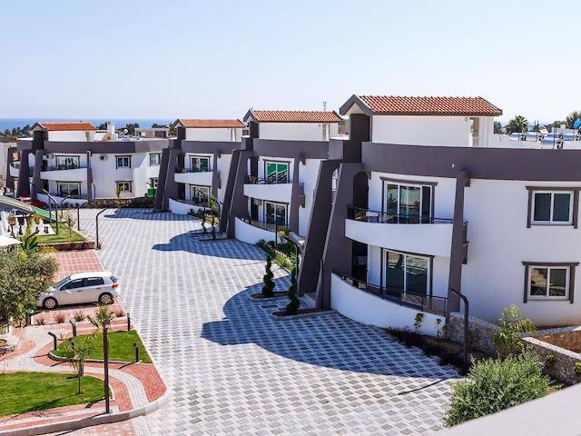 Girne Karaoglanoglu; Complex with Shared Pool, Fully Furnished, Terrace Flat