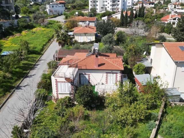 Girne Alsancak; Necat British Okul Civarı, 3 Yatak Odalı, Bahçeli Villa