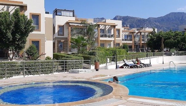 Kyrenia Alsancak; Komplett möbliertes Apartment am Pool in einem Komplex mit Gemeinschaftspool