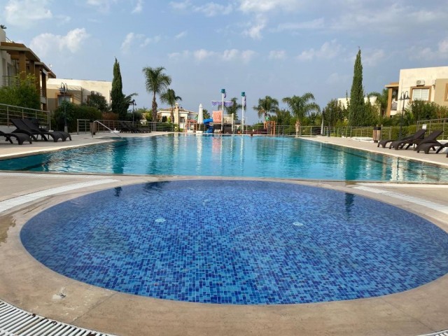 Kyrenia Alsancak; Komplett möbliertes Apartment am Pool in einem Komplex mit Gemeinschaftspool