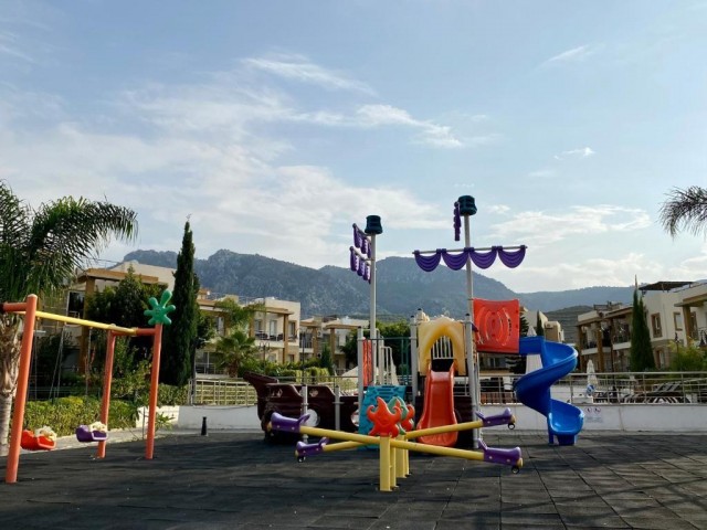 Girne Alsancak; Ortak Havuzlu Sitede Full Eşyalı, Havuz Cepheli Daire