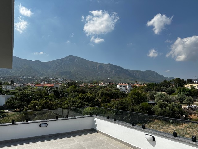 Kyrenia Ozankoy; In der Nähe des Cratos Hotels, Villa mit 3 Schlafzimmern und Blick auf die Berge und das Meer