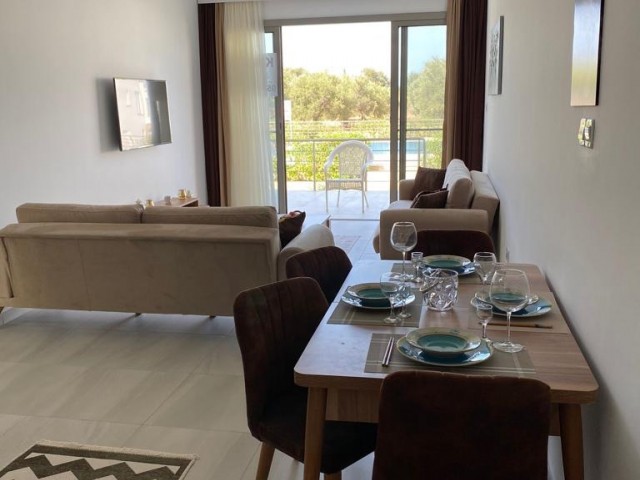 Kyrenia Olivenhain; Türkische Tür, komplett möbliert, Apartment mit Poolblick