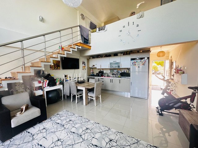 Girne Karaoğlanoğlu; Duplex 2+1 Wohnung in fußläufiger Entfernung zum Meer