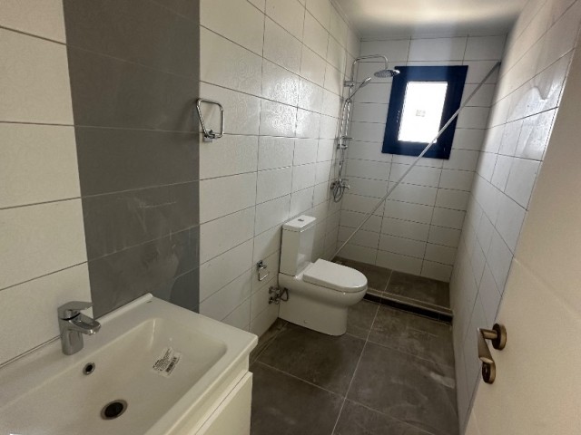 Girne Merkez; Savoy Otel Civarı; Dağ Deniz Manzaralı 1+1 Penthouse