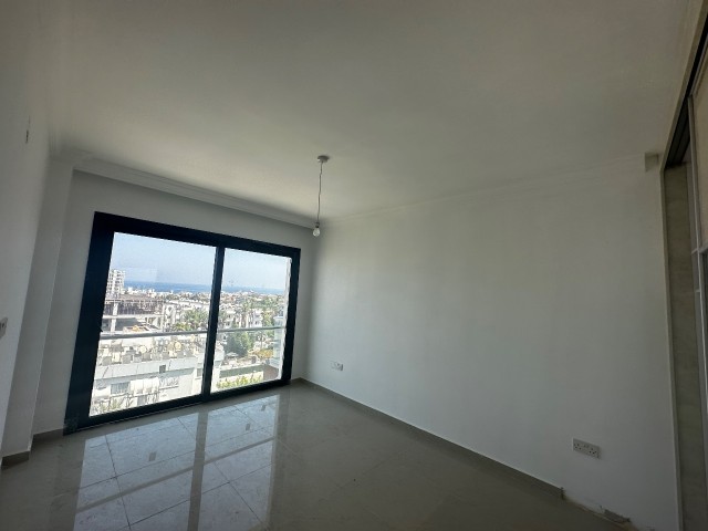 Girne Merkez; Savoy Otel Civarı; Dağ Deniz Manzaralı 1+1 Penthouse