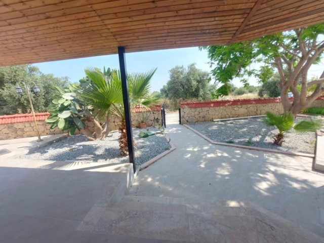 Kyrenia Ozanköy; Near Cratos Hotel, 1000 m2 Plot, 4 Bedrooms, Corner Villa with Pool