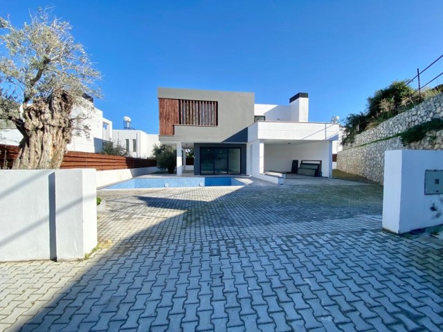 Kyrenia Ozanköy; Villa mit türkischer Tür, Meerblick und Pool