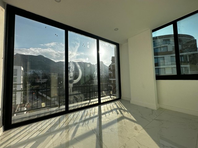 Kyrenia Center; Rund um den Nusmar-Markt; Penthouse mit freischaltbarem Blick auf die Berge und das Meer