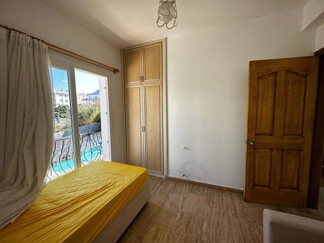 Kyrenia Alsancak; Zentral gelegene Villa mit 3 Schlafzimmern und Bergblick