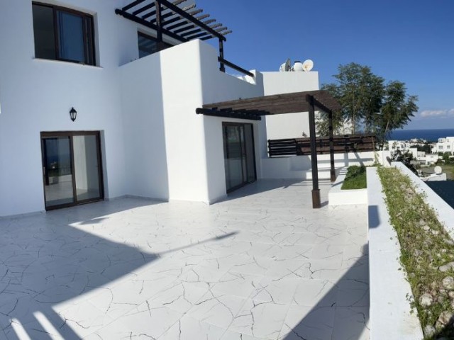 Girne Alsancak; Ortak Havuzlu Sitede, Dağ Deniz Manzaralı Dublex Penthouse