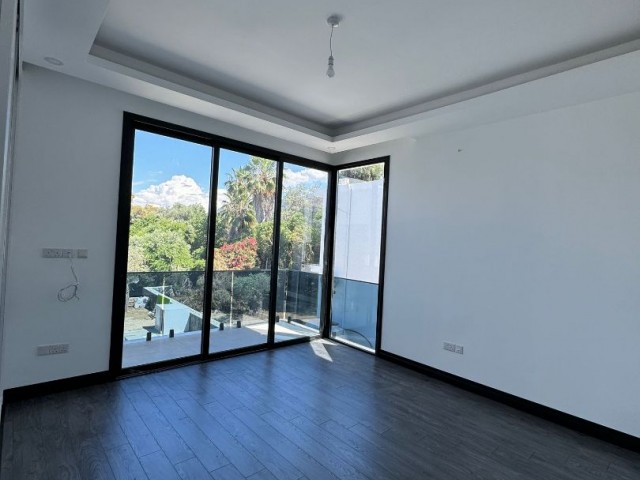 Girne Ozankoy, Main Road, Esk, Close to Final University, Villa with Pool. Immediate Delivery!