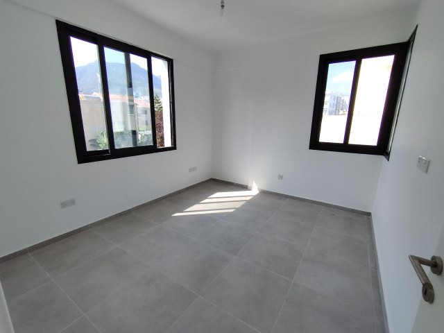 2+1 Wohnung Zum Verkauf In Kyrenia Zentrum ** 