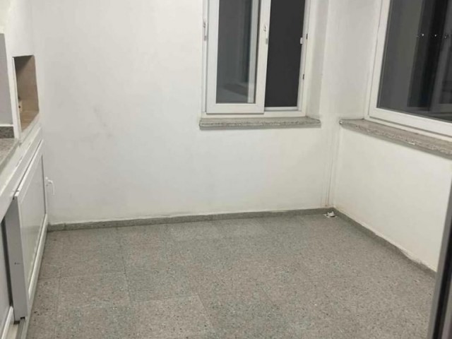 LEFKOŞA GÖNYELİ KİRALIK DAİRE 3+1 