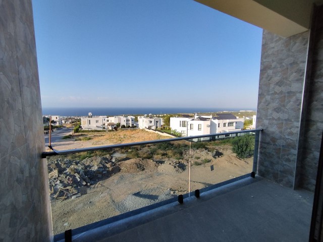 Girne Çatalköy Satılık Deniz Manzaralı 4+1 Havuzlu Villa