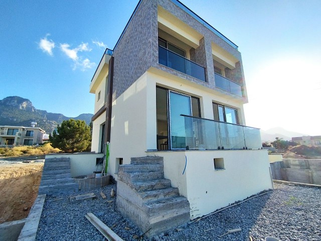 4+1 Villa Mit Pool Mit Meerblick In Kyrenia Chatalköy Zu Verkaufen ** 