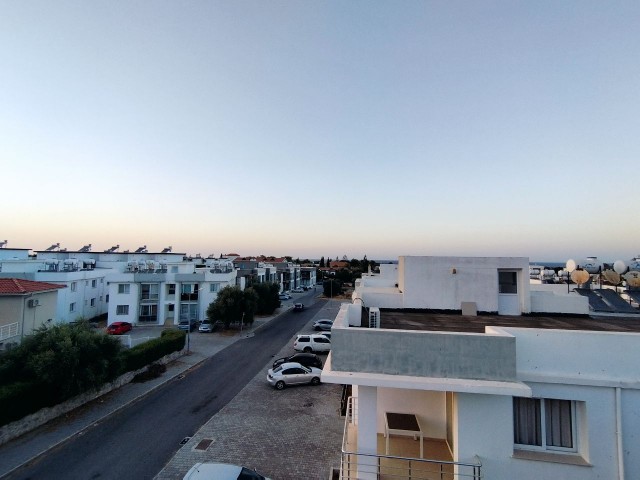 Girne Zeytinlik Muhteşem Konumda Geniş 2+1 Eşyasız Satılık Daire