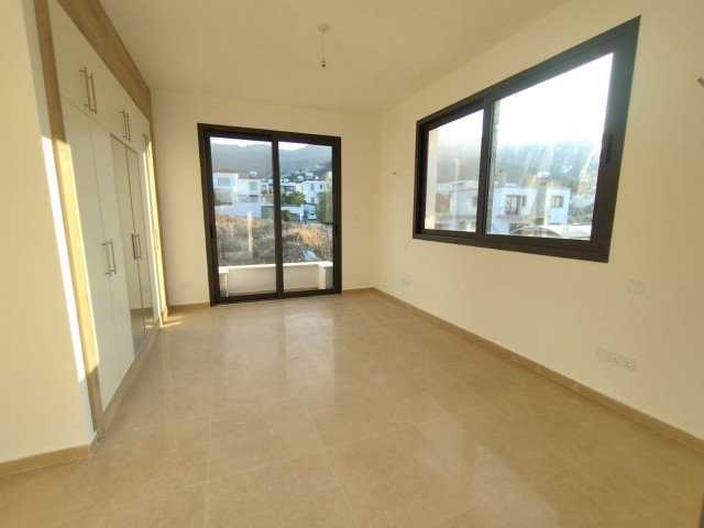 Girne Alsancak Havuzlu Site İçerisinde Satılık 2+1 Penthouse