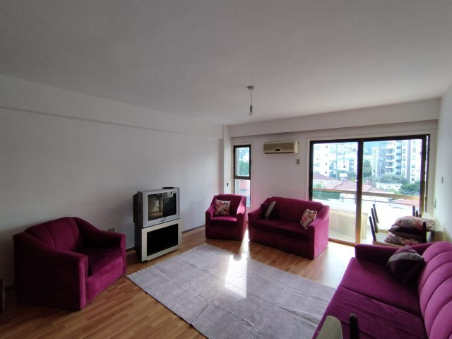 GİRNE MERKEZDE KİRALIK  3+1 DAİRE