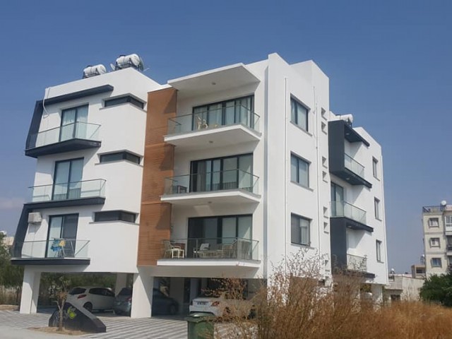 Yenikent'te Belediye Binası arkası 2+1 lüks 90m2 ara kat daire.