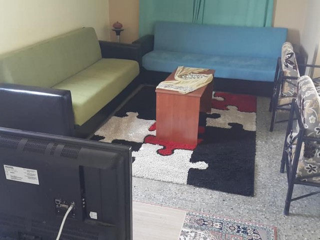 Taşkınköy'de otobüs duraklarına 2 mesafede 3+1 eşyalı daire.