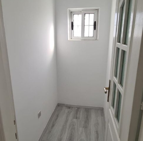 Yenikent merkezde 300m2, Bodrumlu, tük koçanlı 4+1 müstakil villa.