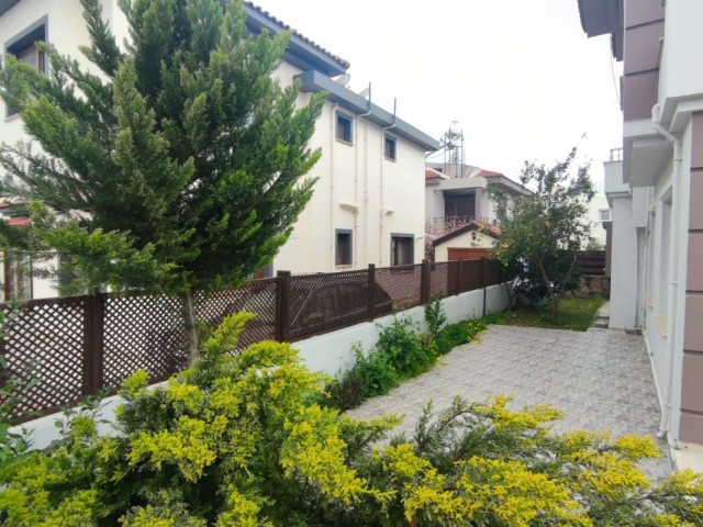 Duplex 3+1 detached villa in the center of Yenikent ** 