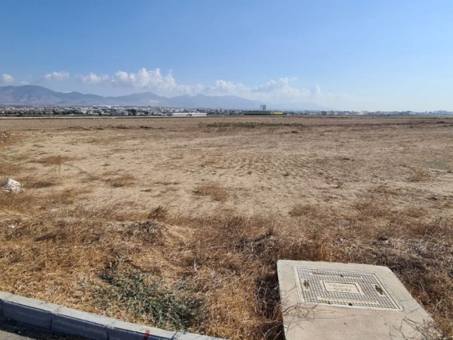 There are ready-made Decked plots in a high position in Batıkent. ** 