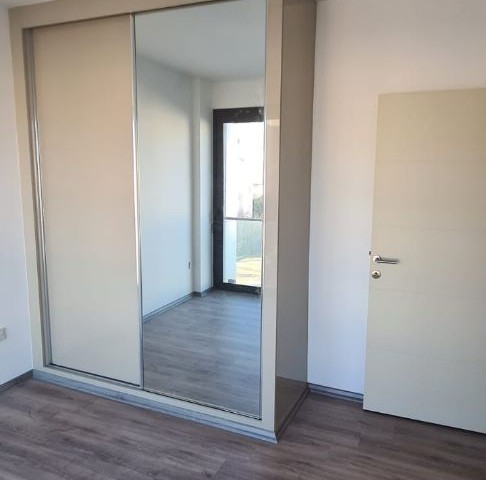 Luxuriöse 2+1 Wohnung in Kyrenia neuen Hafengebiet. 