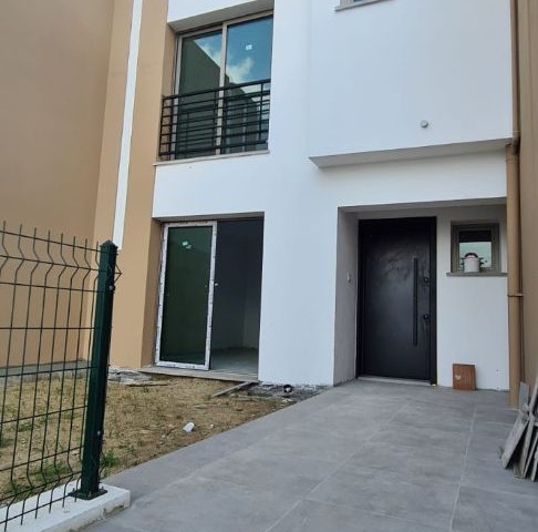 Duplex 180m2 twin villas with kind cob in high location in Gönyeli. 