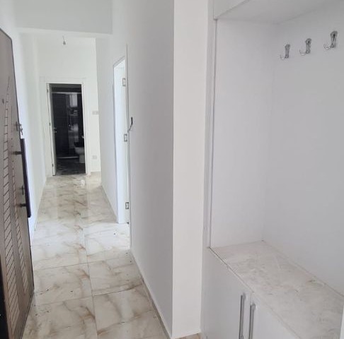 Ground floor 3+1 apartment with garden in Haspolat. 