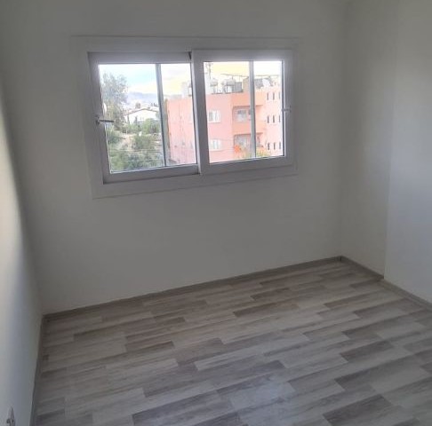 140m2 3+1 flat with Turkish title in Yenikent center.