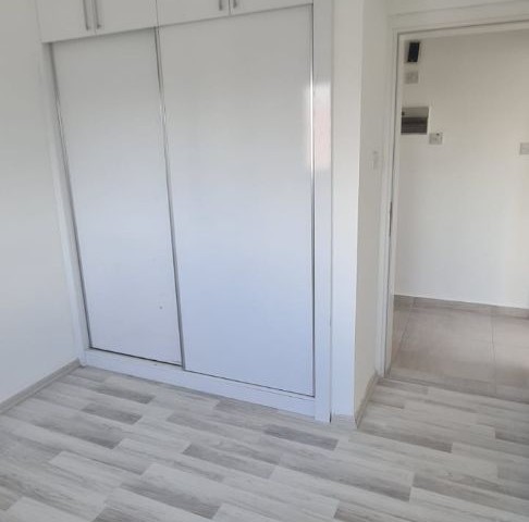 140m2 3+1 flat with Turkish title in Yenikent center.