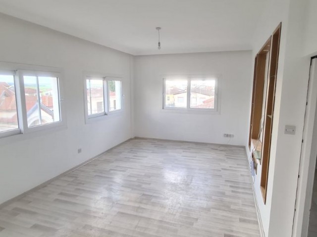 140m2 3+1 flat with Turkish title in Yenikent center.