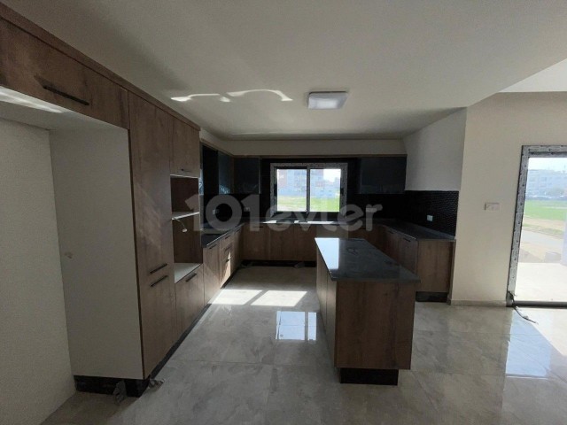 3+1 DELUXE APARTMENT FOR SALE IN LEFKOŞA SMALL KAYMAKLI