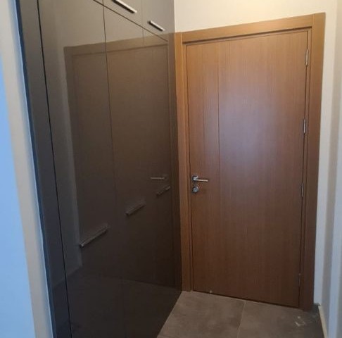 Komplett möblierte 2+1-Wohnung im Zentrum von Dereboyu.