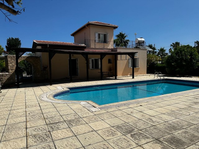 4 bedroom detached Villa