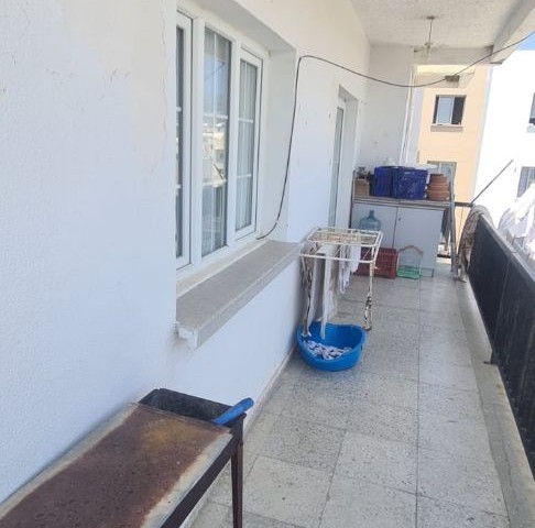 140m2 spacious flat with Turkish title at the entrance of Hamitköy.