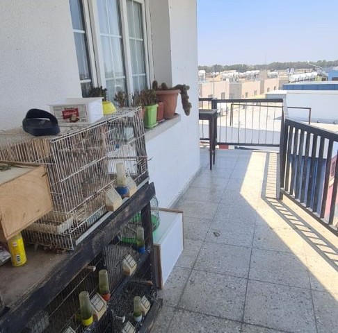 140m2 spacious flat with Turkish title at the entrance of Hamitköy.