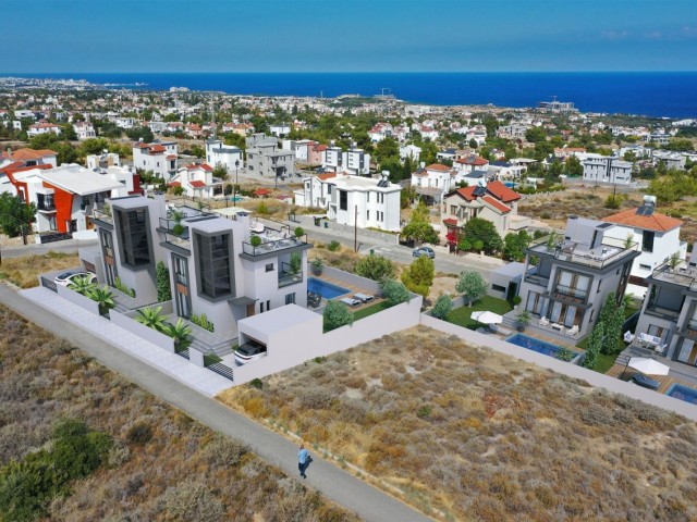 Hochhausvillen mit Berg- und Meerblick und privaten Pools in Çatalköy.